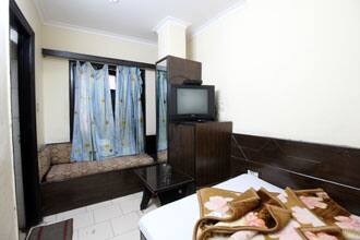 Hotel J. M. Deluxe, New Delhi 3